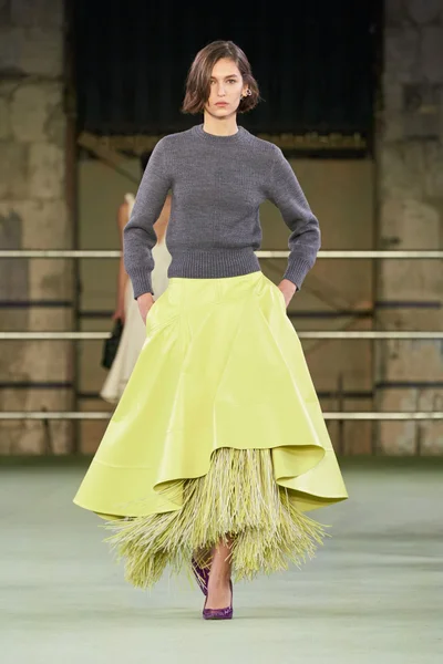 Look 25